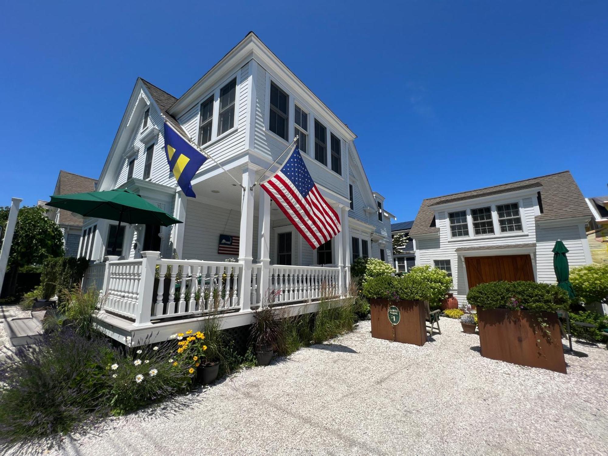 White Porch 4*