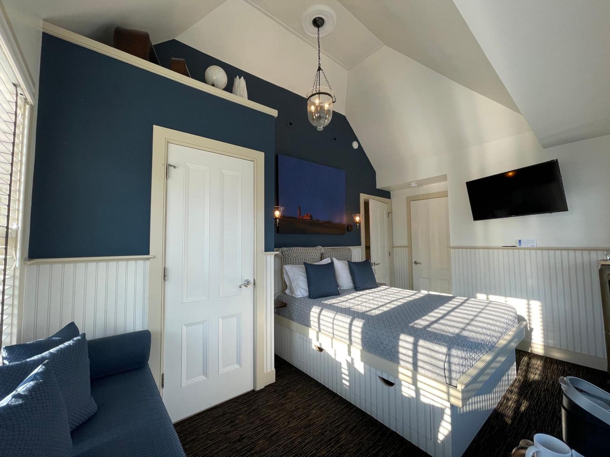 White Porch Guest house 4*