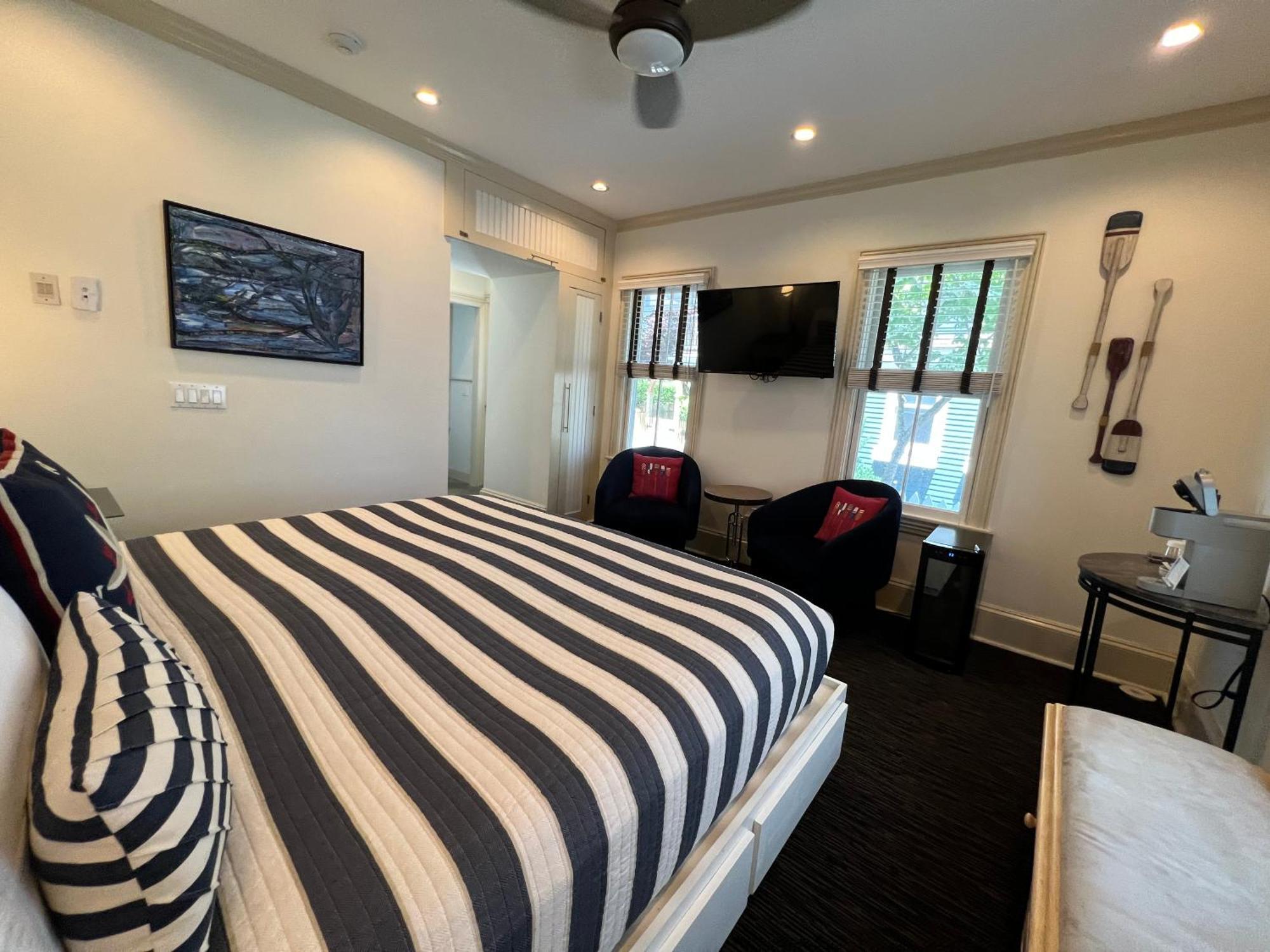 White Porch 4*