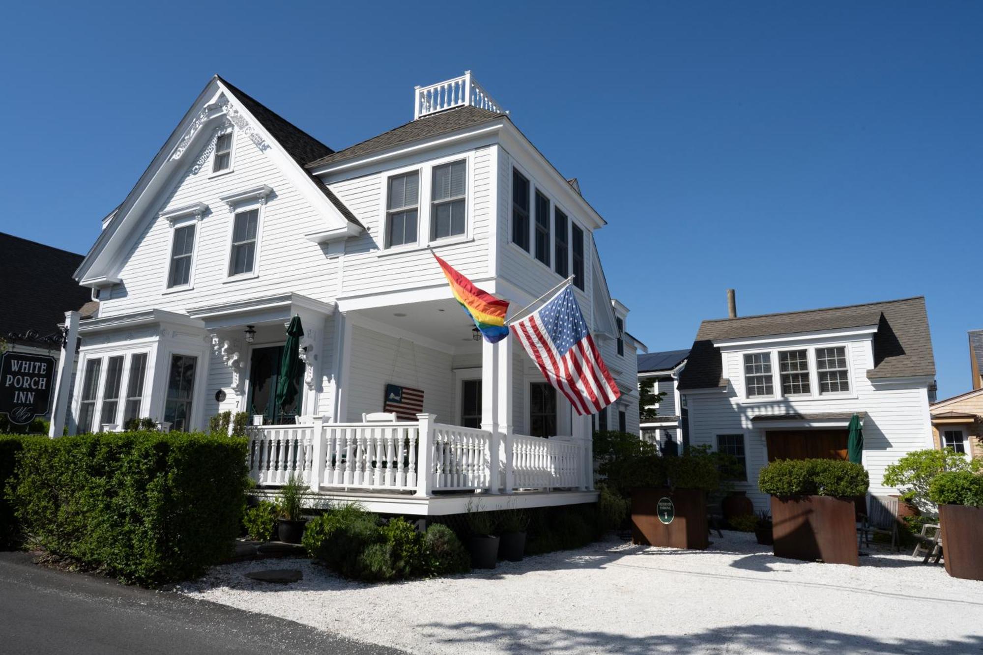 Guest house White Porch