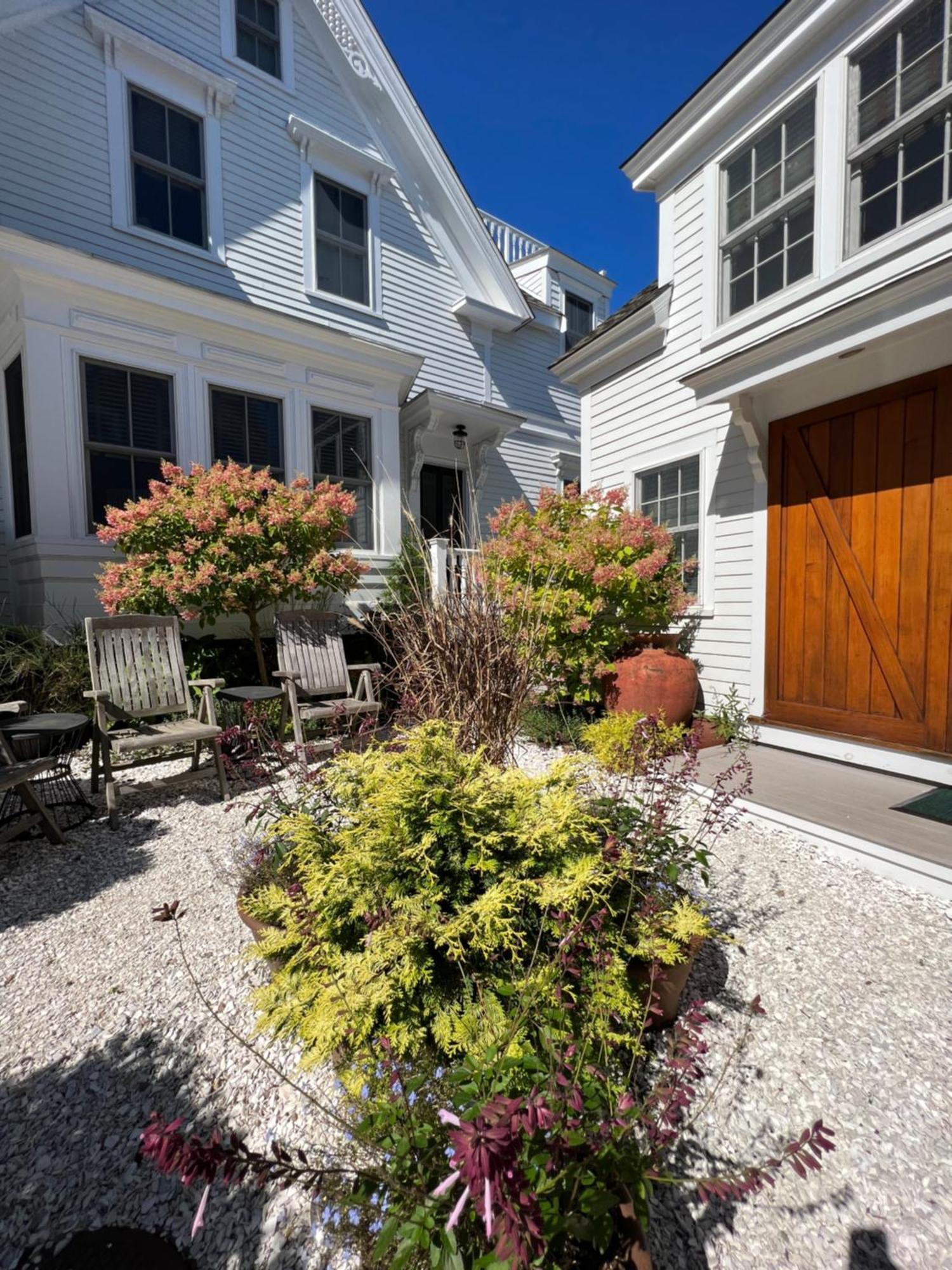 White Porch Guest house Provincetown