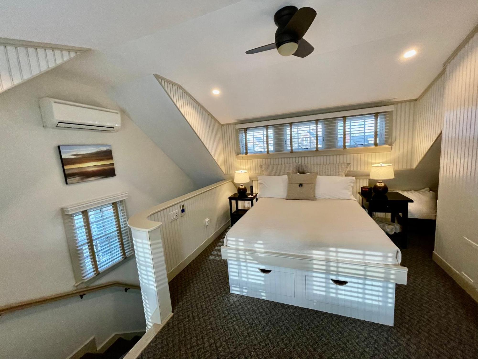 White Porch 4*